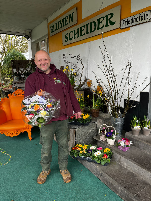 Gartenbauer Thomas Kathöfer ist neuer Inhaber von Blumenhaus Scheider in Lüttringhausen